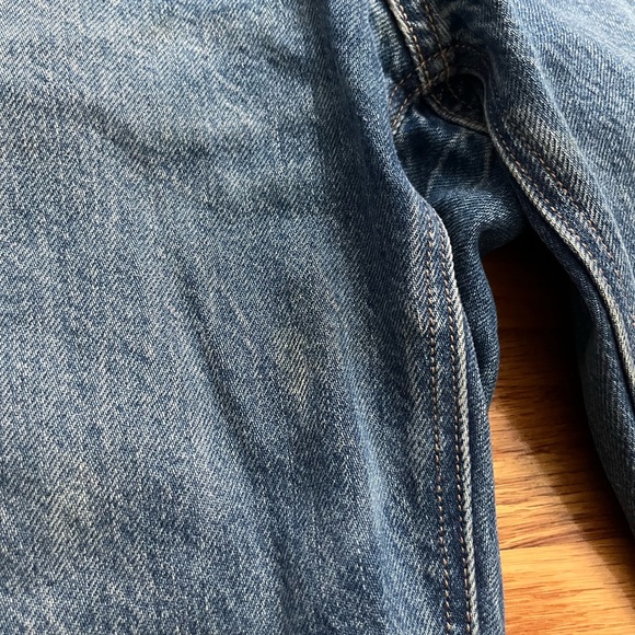 American Eagle High Rise Mom Jean - Picture 3 of 5